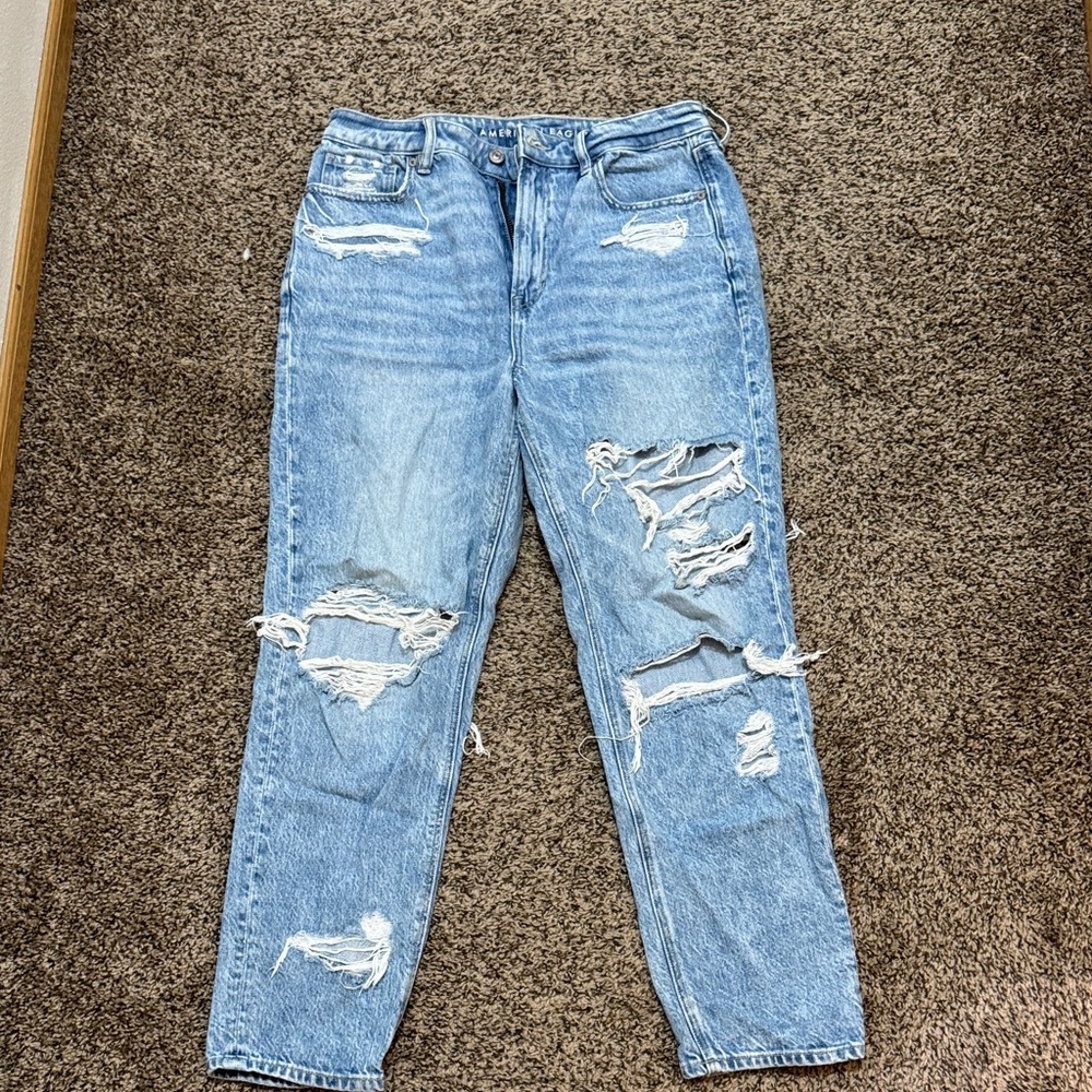 American Eagle Outfitters Light Blue Distressed Boyfriend Jeans